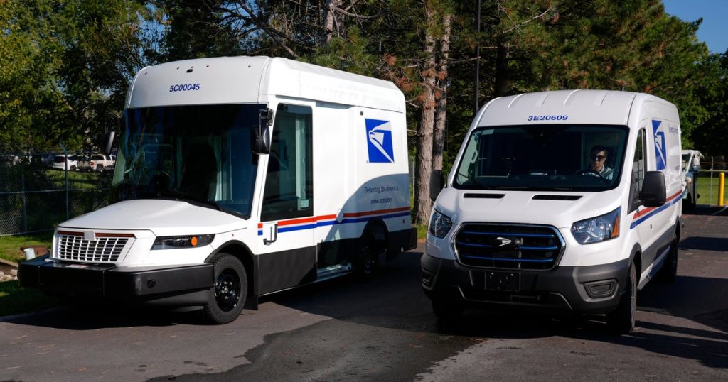 Republicans Propose Bill Requiring Postal Service to Sell New Electric Mail Trucks