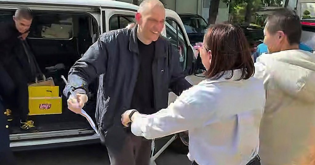 Belarus Releases Jailed Opposition Leader and Dozens Following U.S. Diplomatic Visit