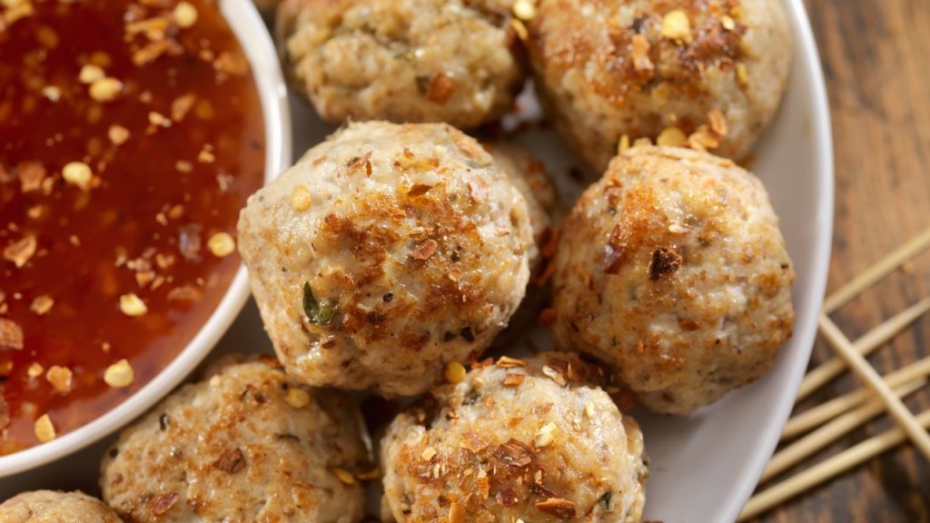 California Doctor Files Lawsuit Against Thai Restaurant After Severe Throat Injury from Dish