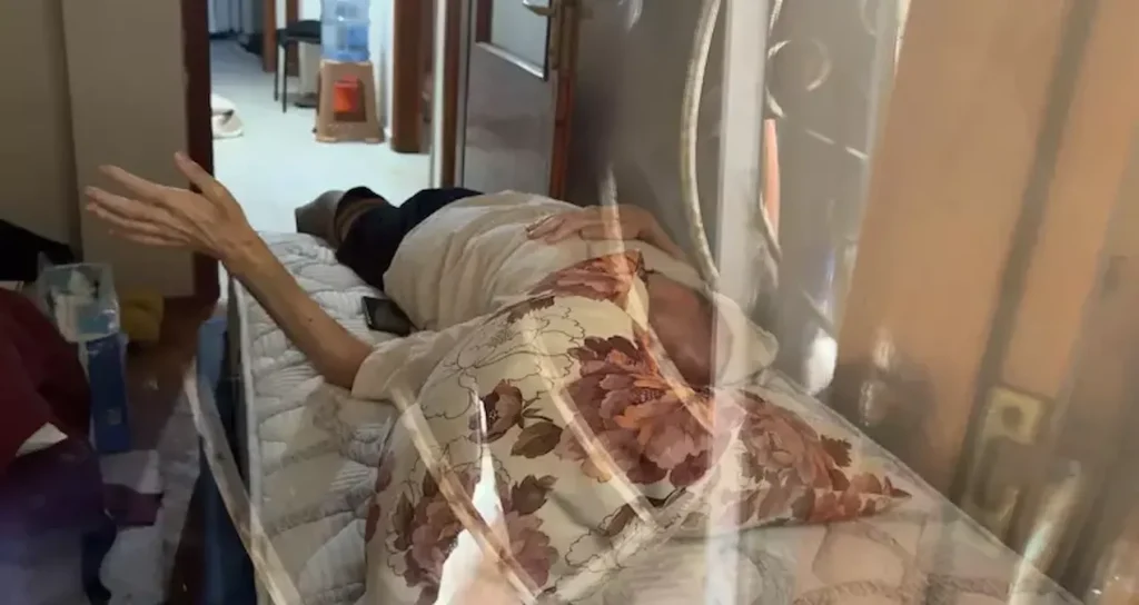 Father Left in Distress After Sinister Ultimatum from Partner Father Left in Distress After Sinister Ultimatum from Partner