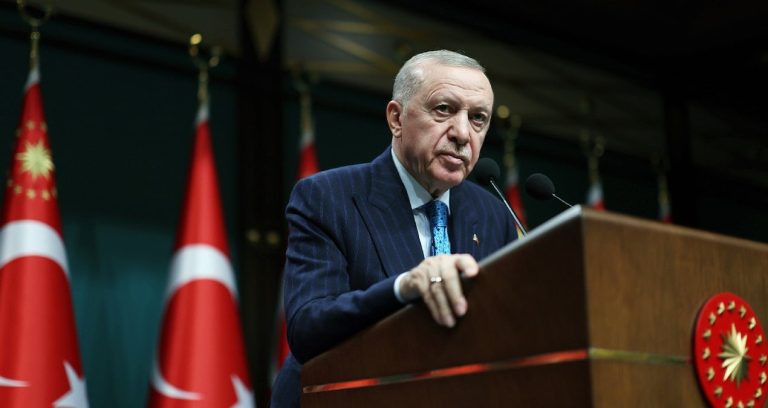 Erdogan Faces 70 Percent Opposition to Lifetime Presidency Proposal
