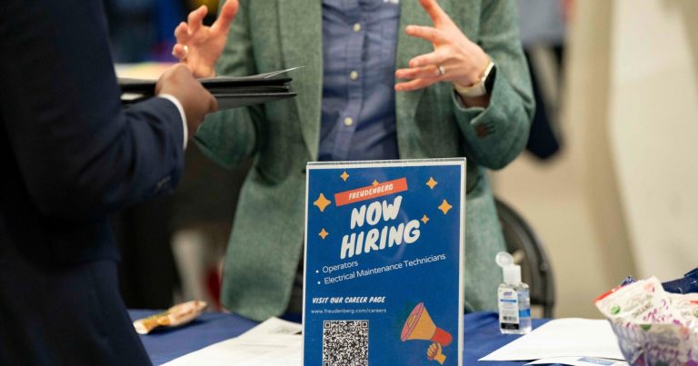 Employers Add 139,000 Jobs in May, Labor Market Remains Steady