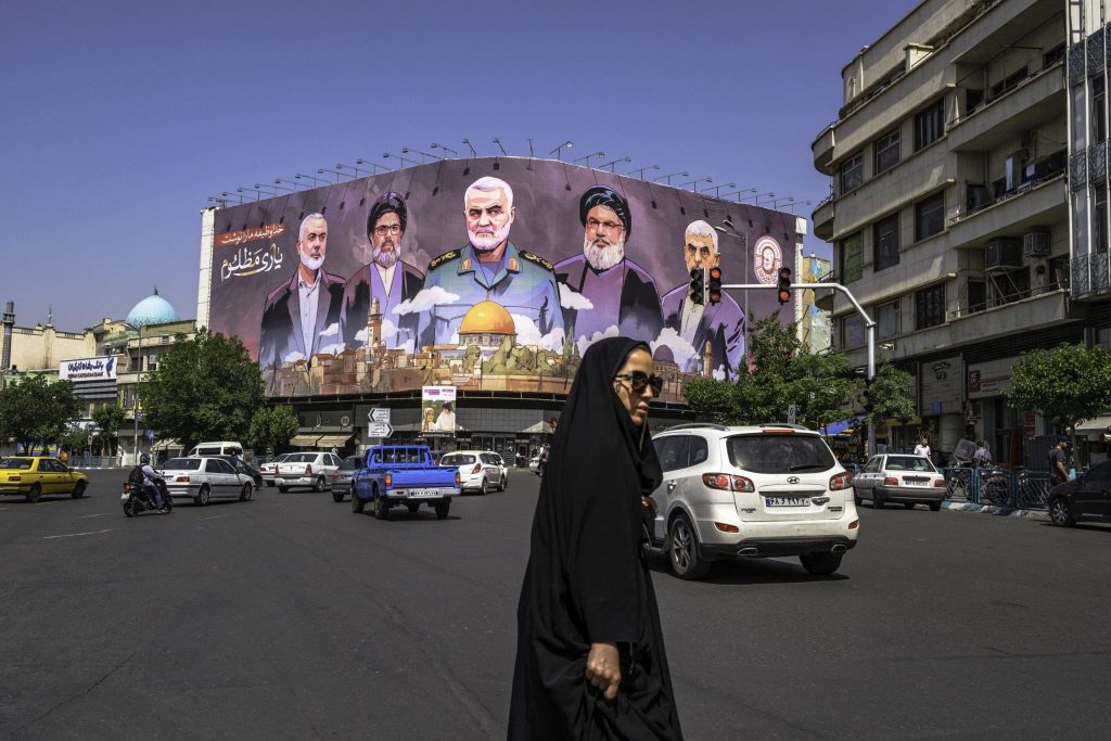 Mossad Agents Plant Weapons in Iran Ahead of Major Israeli Attack