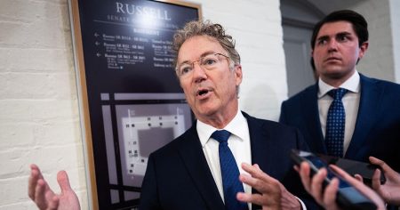 Trump Invites Rand Paul to Picnic After Rescinded White House Offer