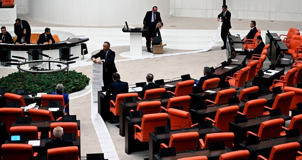 Assembly Reveals CHP Deputy's List of Multiple Public Salaries