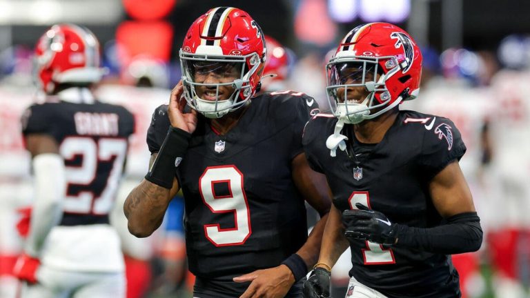 Falcons' Darnell Mooney Aims for Victory After Near 1,000-Yard Season in 2024