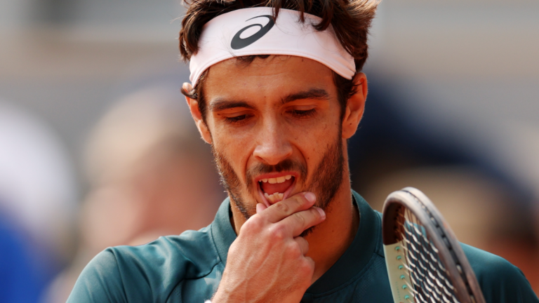 Musetti Defeats Tiafoe at French Open After Controversial Incident