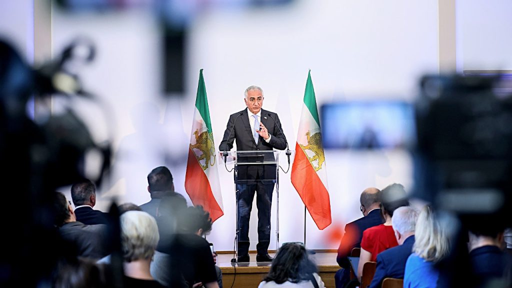 Exiled Iranian Prince Advocates for Regime Change, Declares 'Berlin Wall Moment'