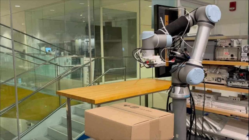 MIT Develops Robots Capable of Seeing Inside Sealed Boxes Without Opening Them