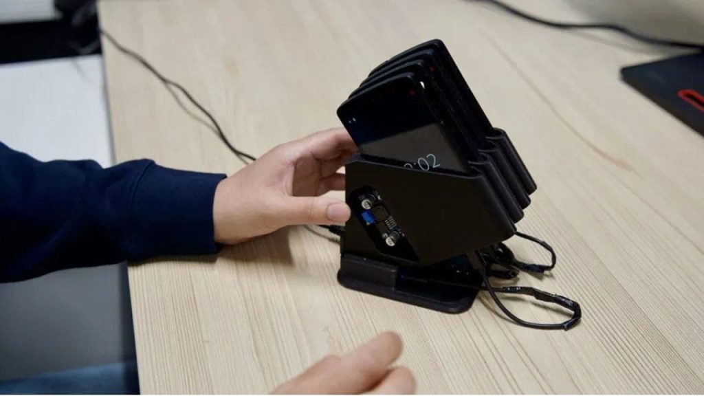 Old Smartphones Transformed into Mini Data Centers