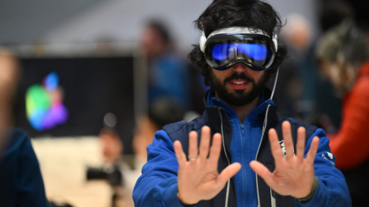 Apple Files Lawsuit Against Ex-Employee Over Vision Pro Trade Secrets Theft