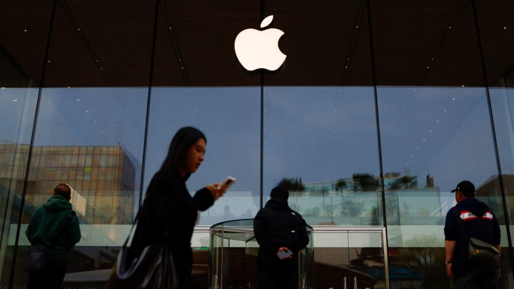 iPhone Sales in China Rise for First Time in Two Years