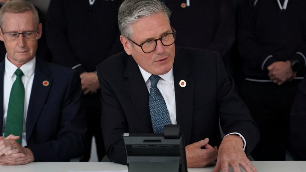 UK Government Borrowing Costs Surge Amid Labour Party Divisions