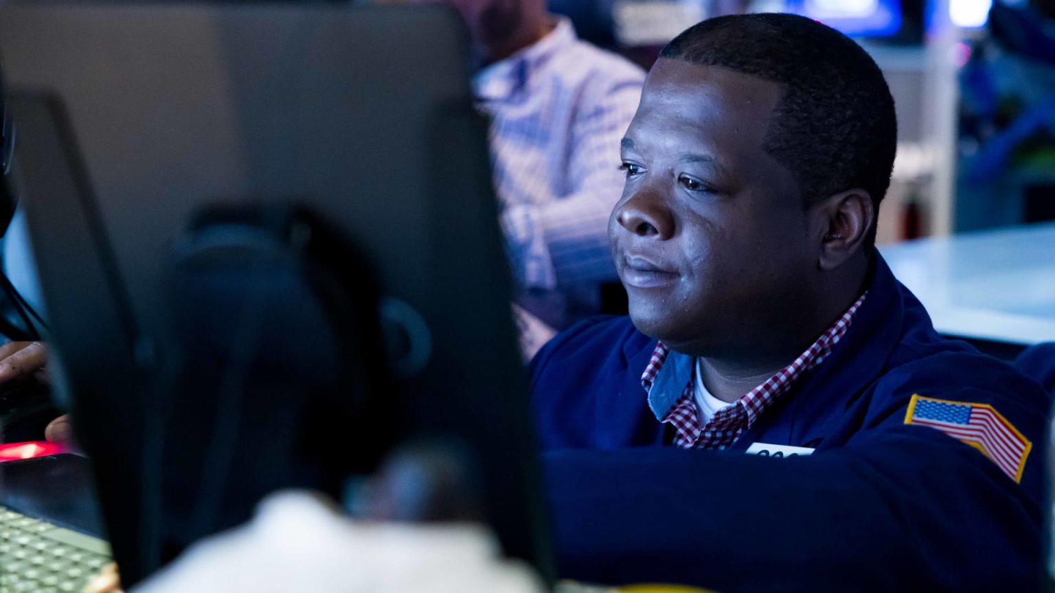 Wells Fargo and Goldman Sachs Increase Dividends, Comparing Performance with Peers Wells Fargo and Goldman Sachs Increase Dividends, Comparing Performance with Peers