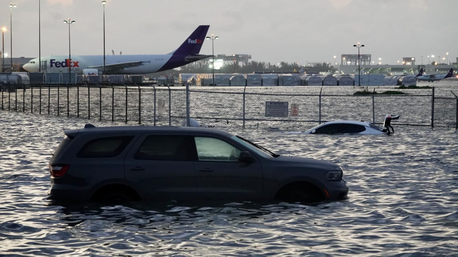 Accelerating Climate Threats to U.S. Infrastructure Accelerating Climate Threats to U.S. Infrastructure