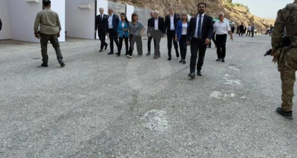 PKK's First Group Releases Weapons in Last-Minute Move
