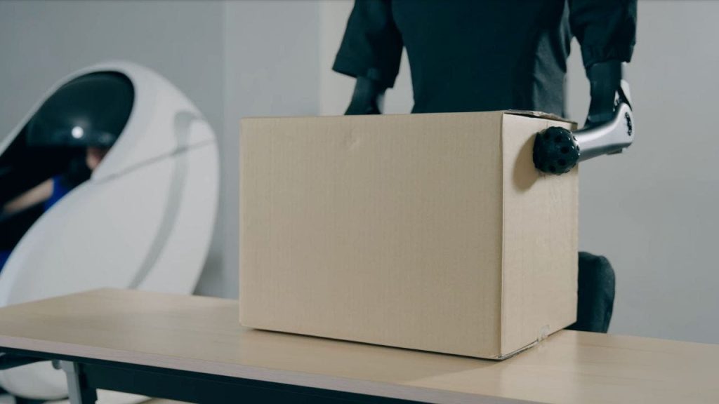 New Capsule Interface Allows Full-Body Control of Robots