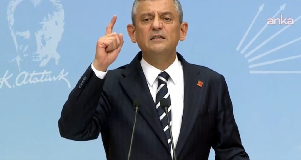 Özgür Alleges Political Bribery Attempt by Erdogan
