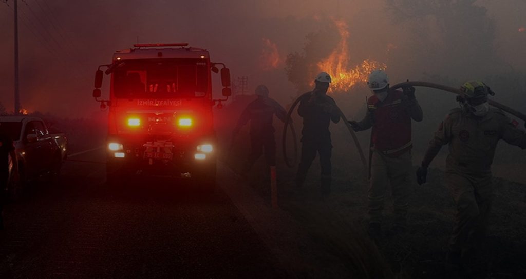 Izmir Battles Fires: Emergency Response in Place and Highway Closed to Traffic