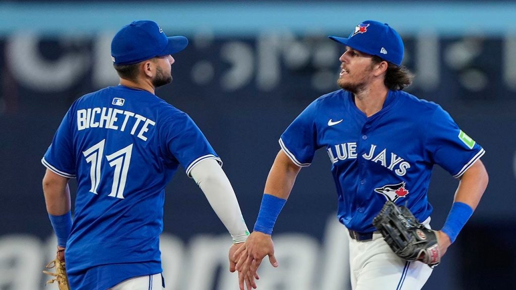Broadcaster Jabs Yankees Announcer After Blue Jays' 4-Game Sweep