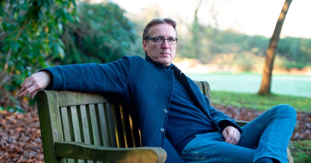 Art Detective Reclaims Stolen Centuries-Old Documents