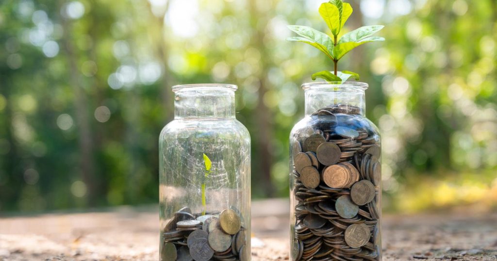 $20,000 Short-Term CD vs. Money Market Account: Which Offers Higher Returns?