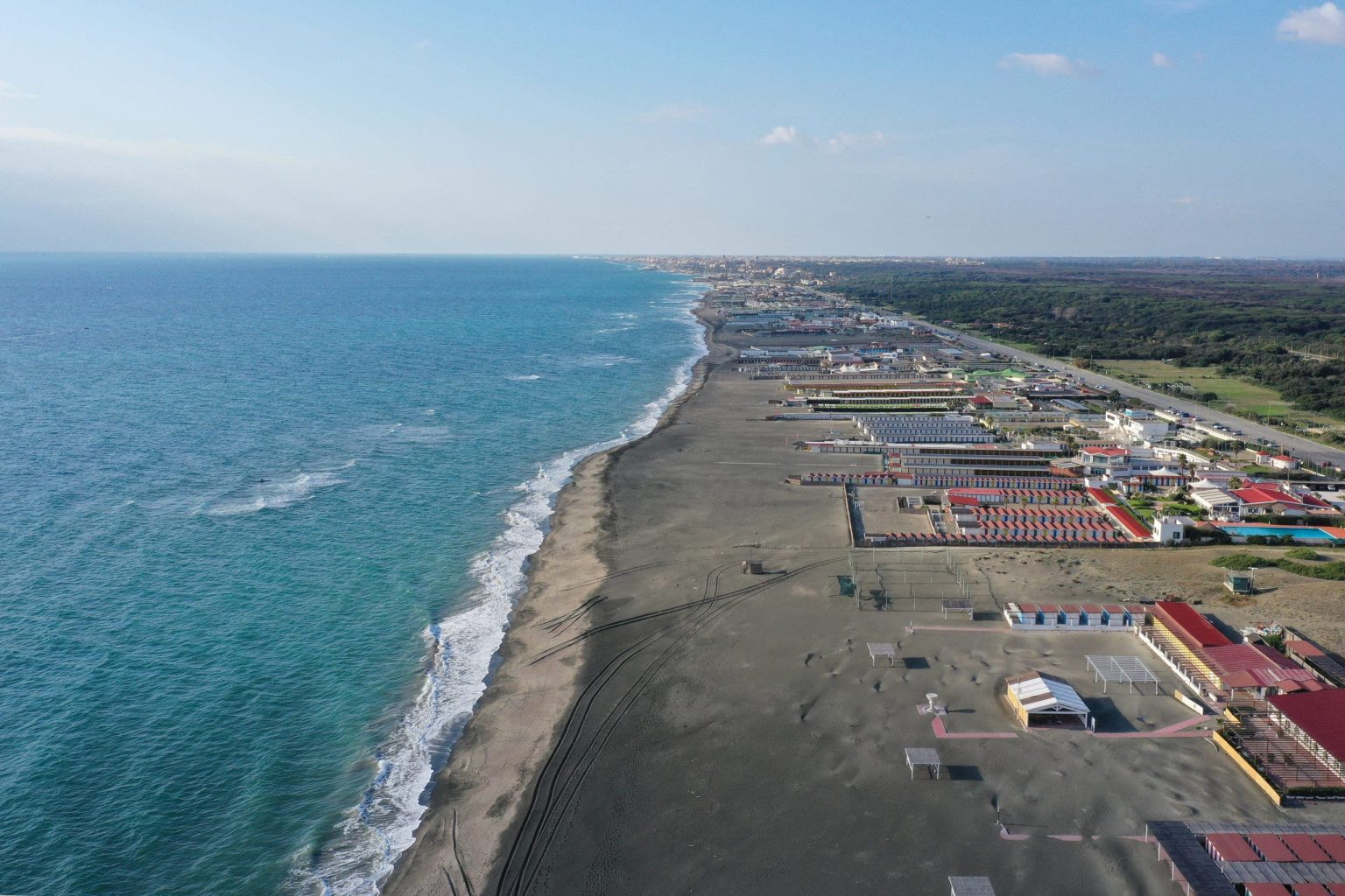 Teenager Dies in Sand Tunnel Collapse at Italian Beach Resort Teenager Dies in Sand Tunnel Collapse at Italian Beach Resort