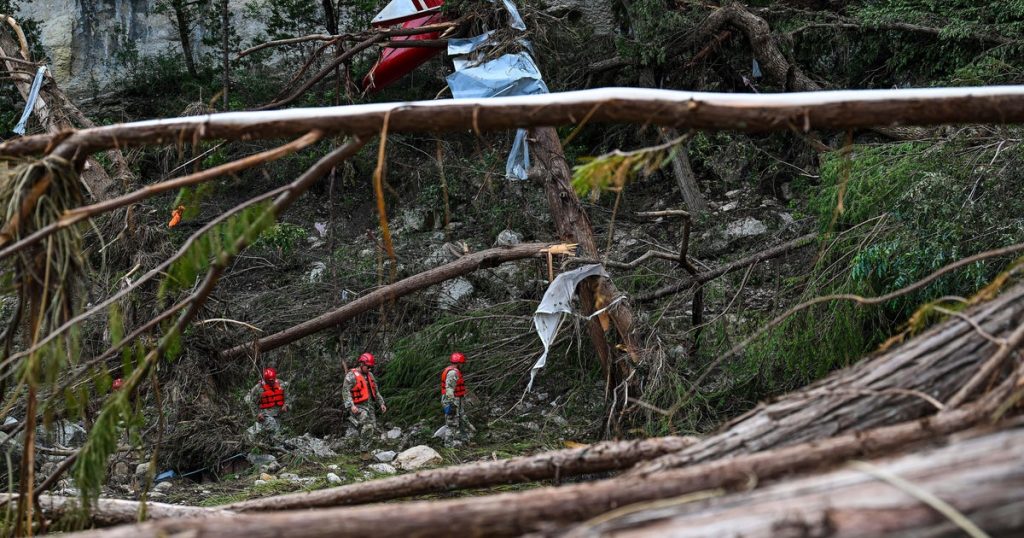Texas Flood Rescue Teams Search for Missing as Death Toll Rises