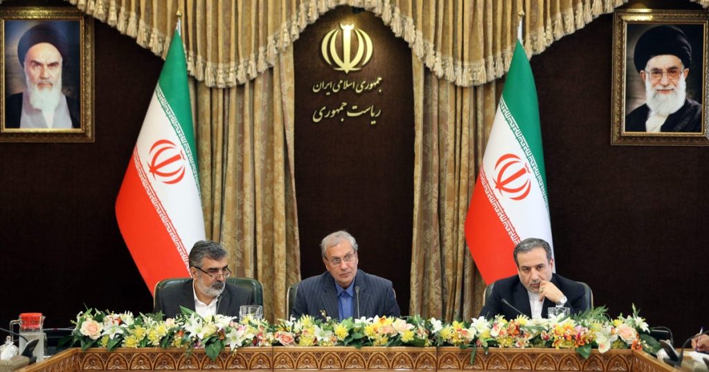 Iran Detains French-German Cyclist Lennart Monterlos for Unspecified Infraction