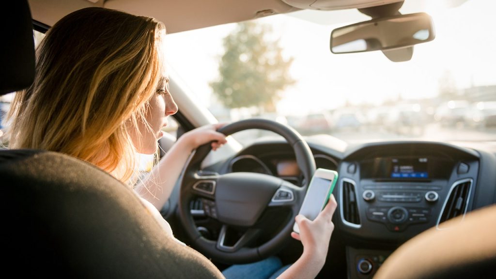 Study Shows Teens Use Phones 21% of Driving Time Despite Dangers