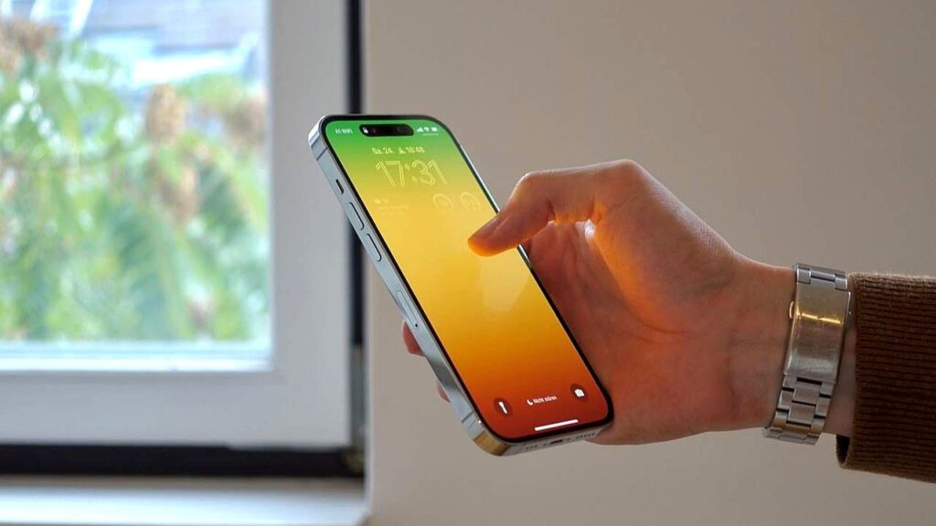 Study Reveals iPhone Users More Susceptible to Online Scams Than Android Users