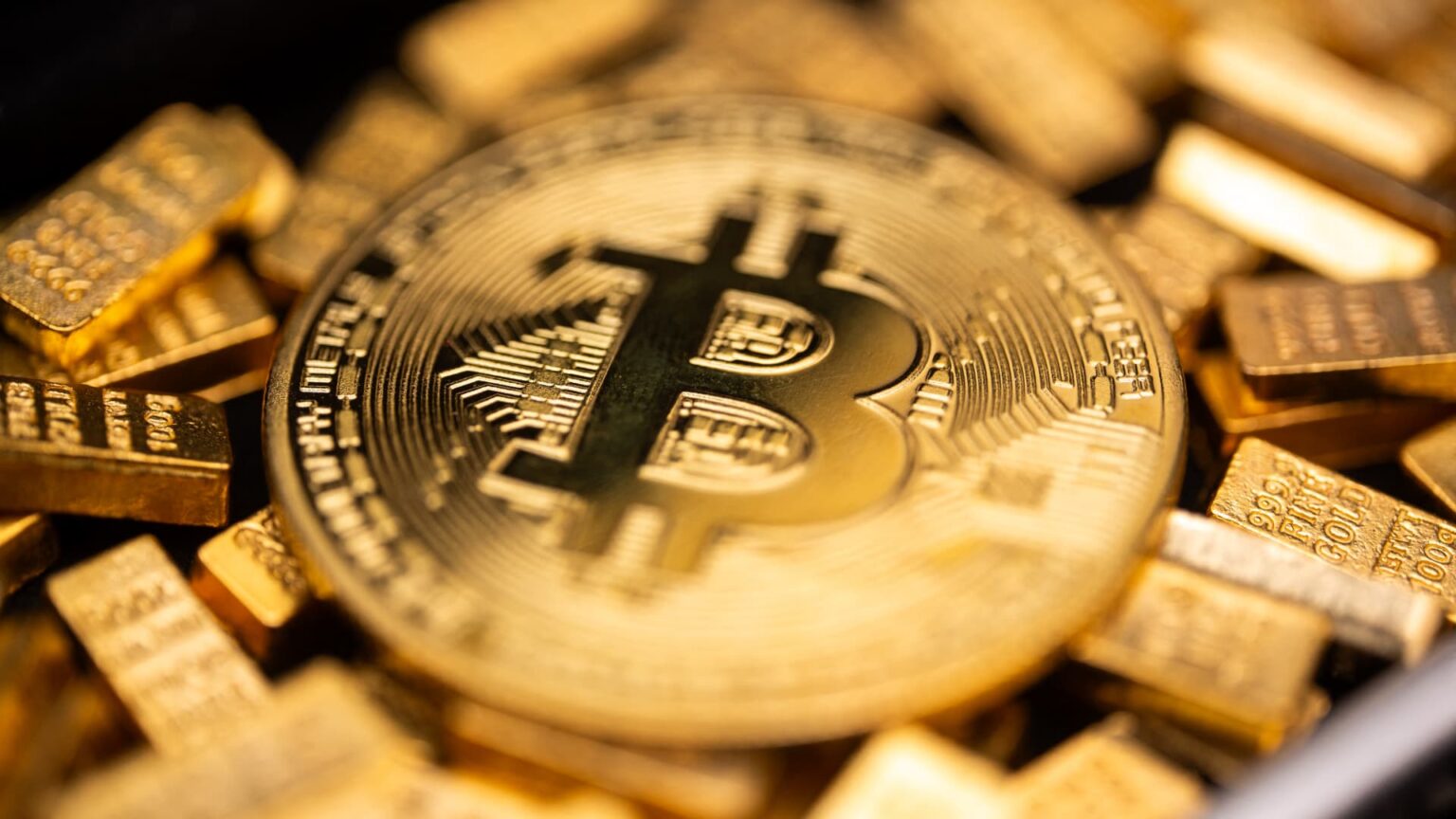 Gold and Bitcoin Evolve from Market Hedge to Portfolio Income Boost