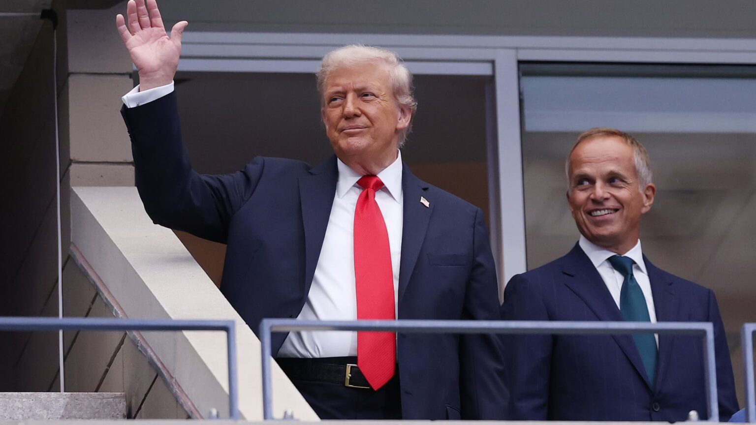 Warren Suggests Trump's Rolex Tennis Invite May Be a Bid for Favoritism