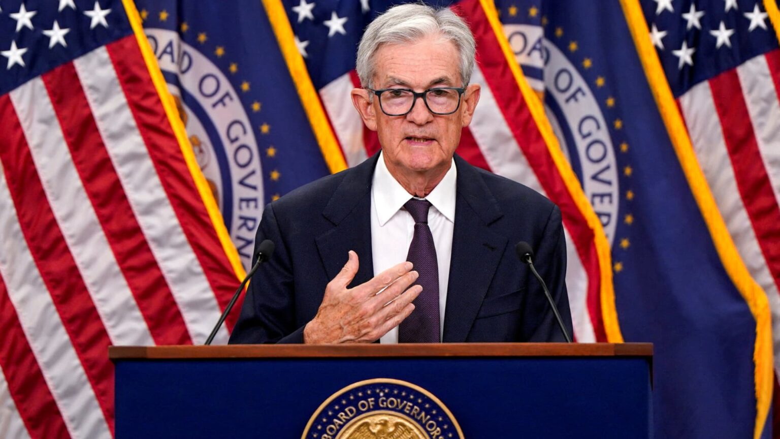 Powell Cites Slowing Labor Market for Rate Cut, Warns of Future Challenges Powell Cites Slowing Labor Market for Rate Cut, Warns of Future Challenges