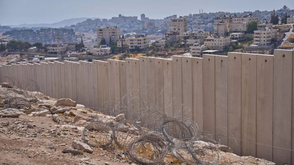 Israeli PM Rejects Palestinian Statehood Amid West Bank Settlement Plan Signing