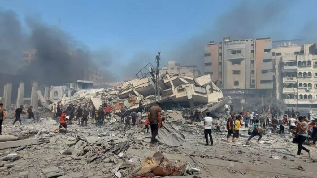 Israel Destroys Evacuated Health Center in Gaza City, Reports Palestinian Medical Charity