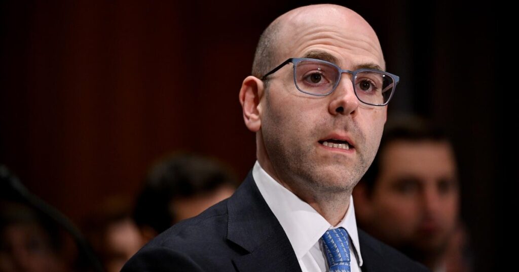 Senate Confirms Stephen Miran to Fed Board Before Key Interest Rate Vote