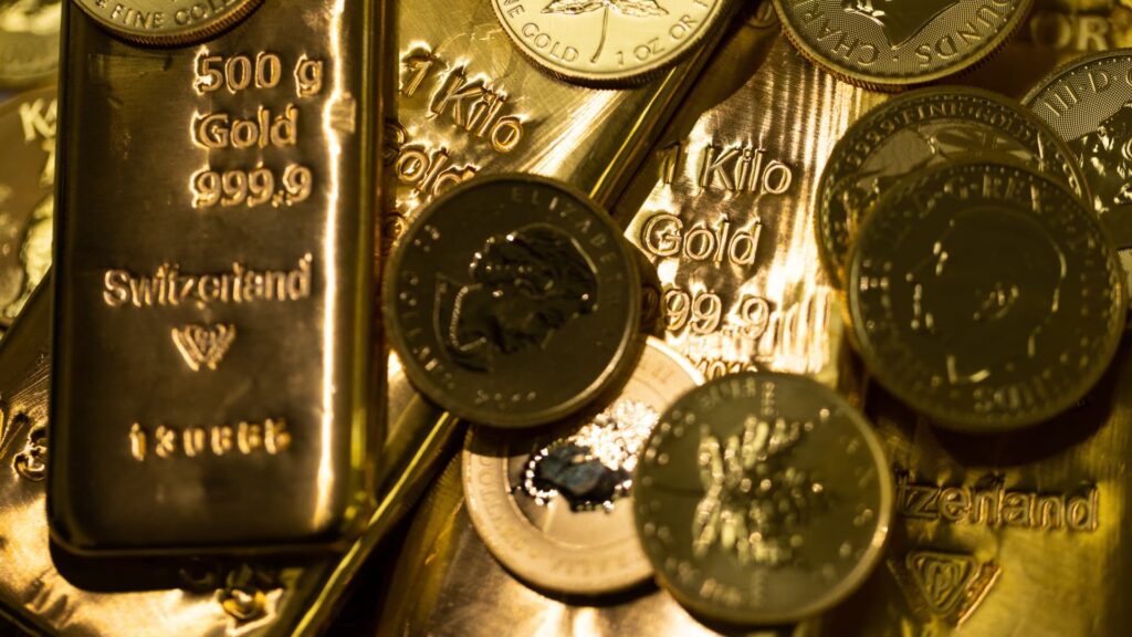 Gold Reaches Record Highs: Strategies to Hedge Against Potential Price Decline