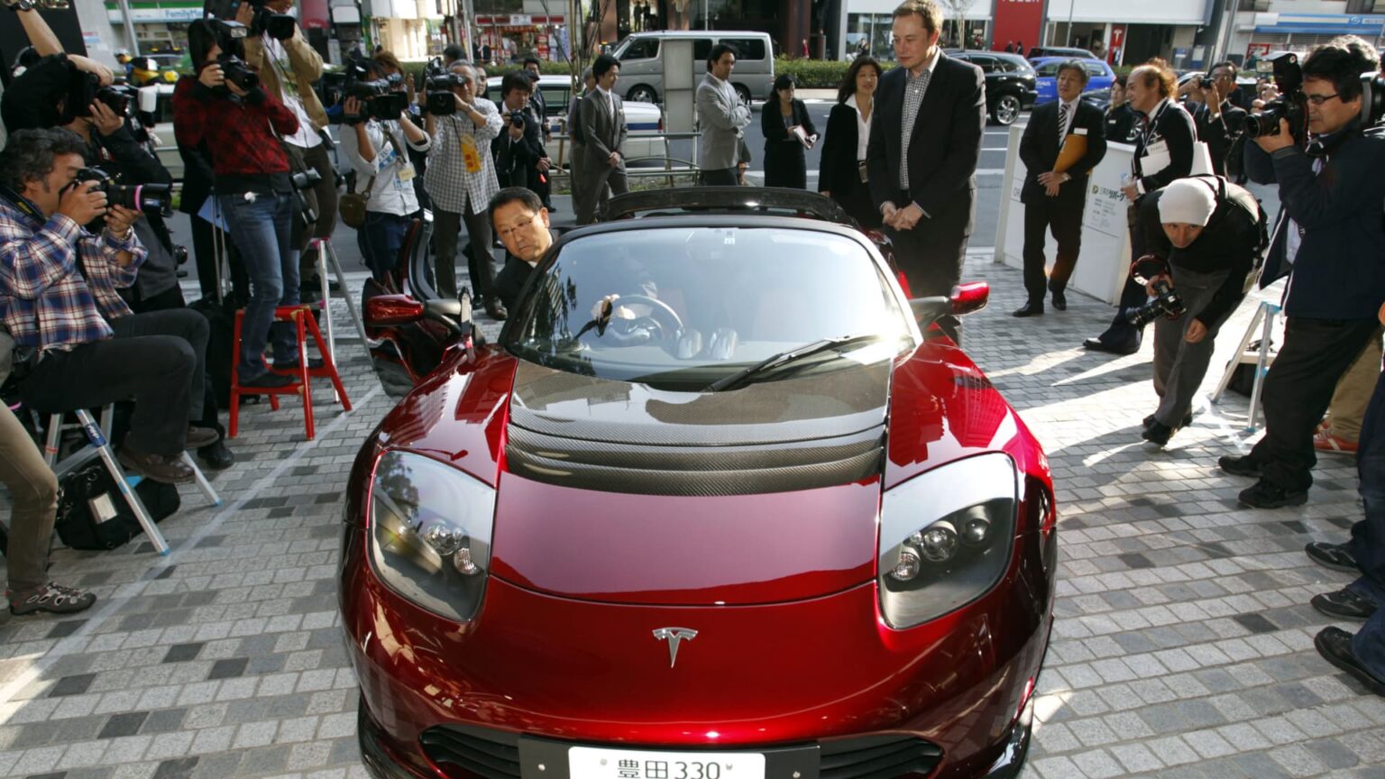 Musk Promises Tesla Roadster Demo This Year After Six-Year Anticipation