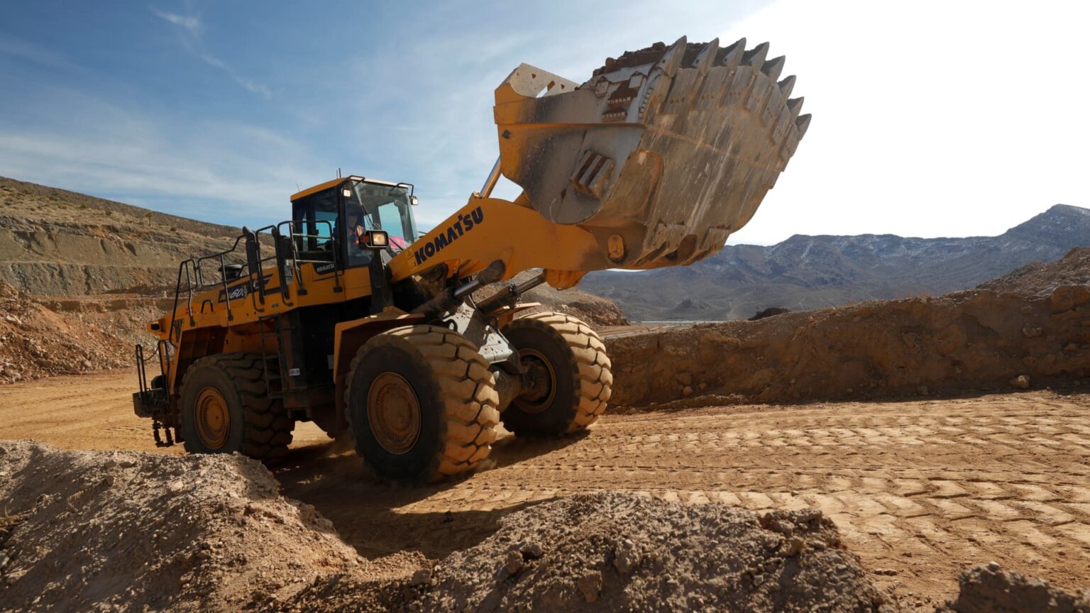 Midday Stock Movers: MP, BAB, PTGX See Significant Activity