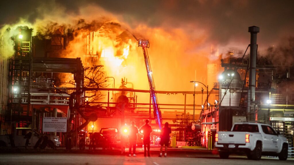 Massive Fire Erupts at California Oil Refinery
