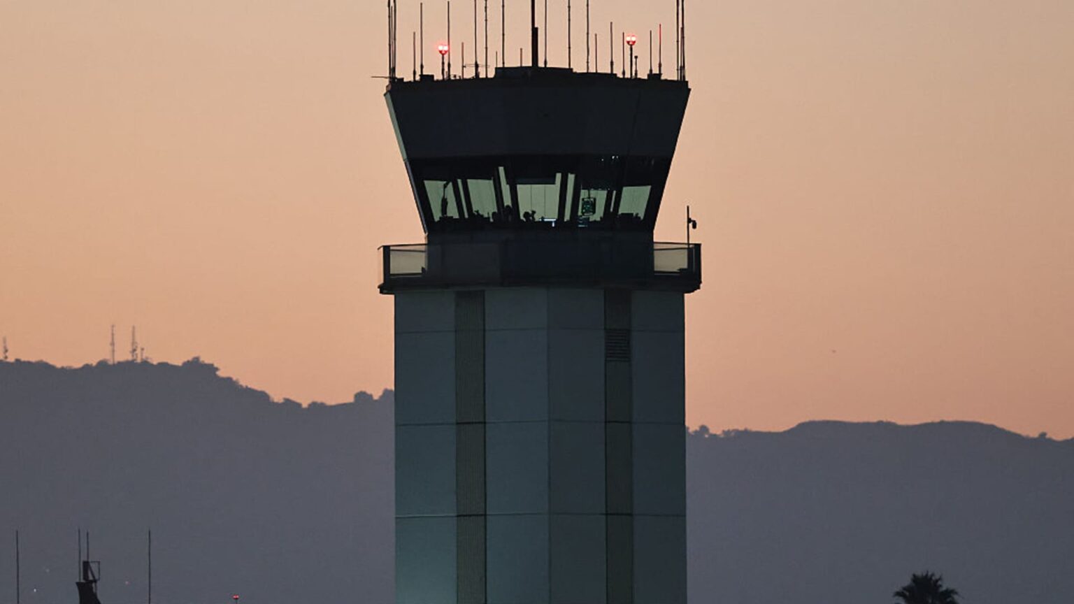 Air Traffic Control Shortages Contribute to U.S. Flight Delays, FAA Reports Air Traffic Control Shortages Contribute to U.S. Flight Delays, FAA Reports