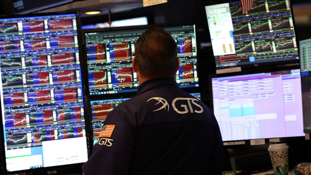Invesco Explores Income Portfolio Strategies Across Platforms