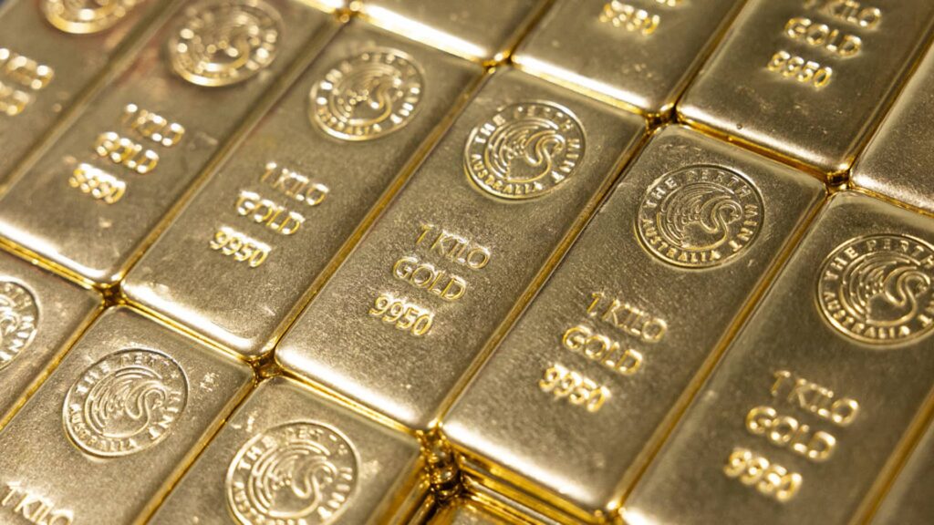 Gold's Surge Threatens Viability of 60/40 Stock-Bond Portfolio