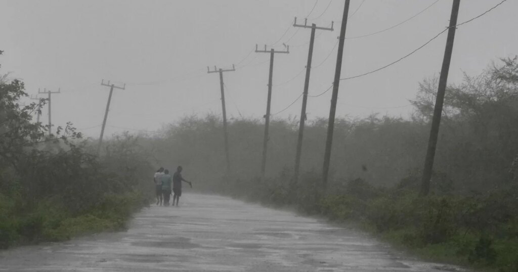 Hurricane Melissa Strikes Jamaica with Severe Winds and Rain, Moves Toward Cuba Hurricane Melissa Strikes Jamaica with Severe Winds and Rain, Moves Toward Cuba