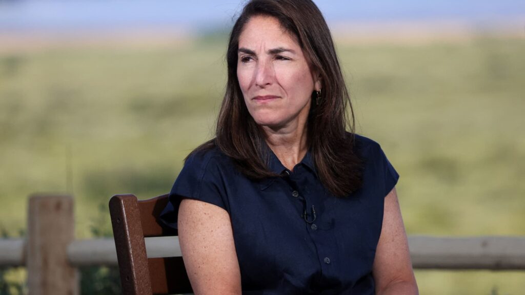 Cleveland Fed Official Advocates for Maintaining Rates at 'Barely Restrictive' Level