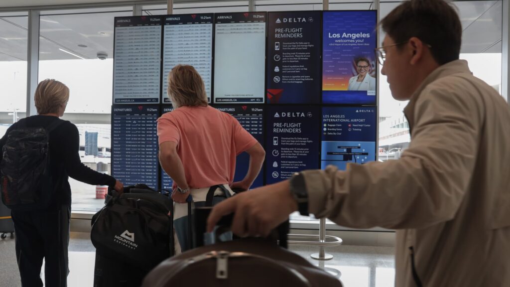 Thanksgiving Air Travel Projected to Reach Record Highs