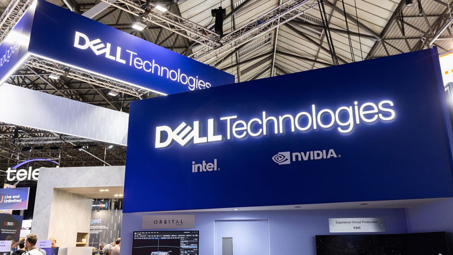 Midday Stock Movers: DELL, ARWR, URBN Lead Market Changes