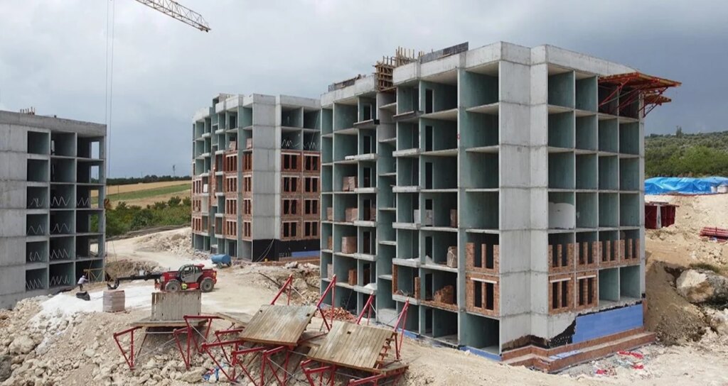 1000 Days After Earthquake, Victim Remains Homeless