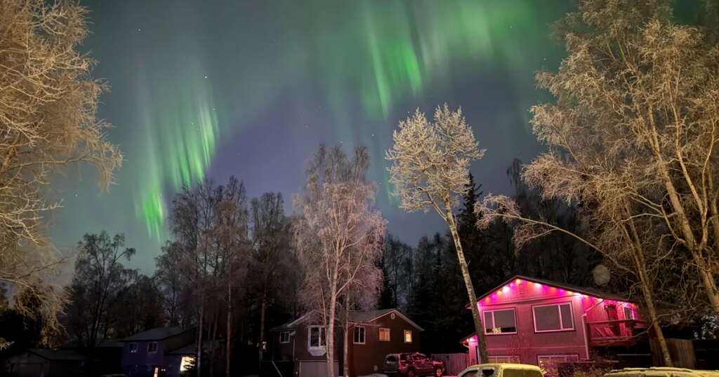 Severe Geomagnetic Storm Expected to Reveal Aurora Across Much of the U.S.